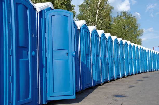 Porta potty delivery and setup in Bayshore, NC